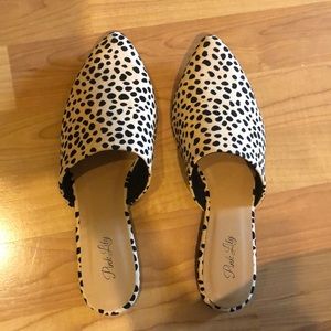 Pink Lily boutique leopard print flats
